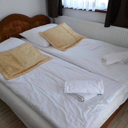 Gosciniec Kaszebe Bed & Breakfast Leba Exterior photo